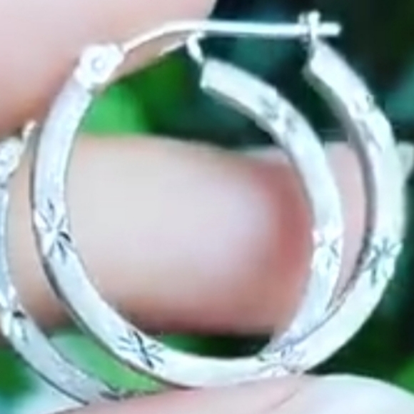 Hoops - Picture 2 of 4